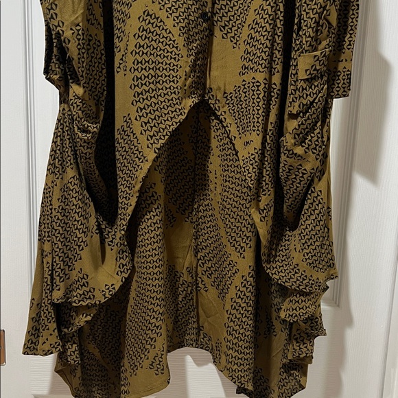 Manaola Top A’ali’i Women’s Top. Flowy relaxed fit. Butternut-Black. Brand new. - Picture 5 of 5